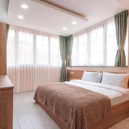 Lidzo Butik Hotel *