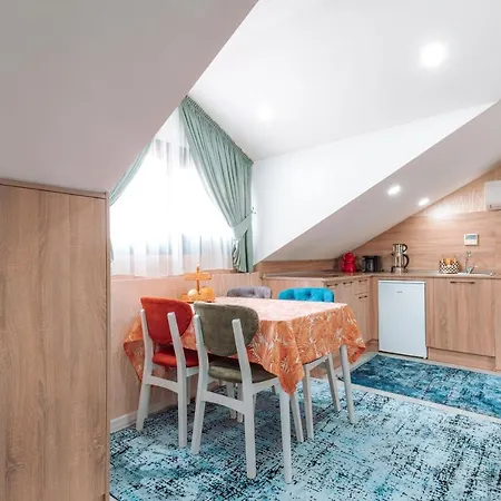 Lidzo Butik Hotel *