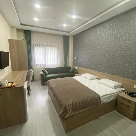 Lidzo Butik Hotel *